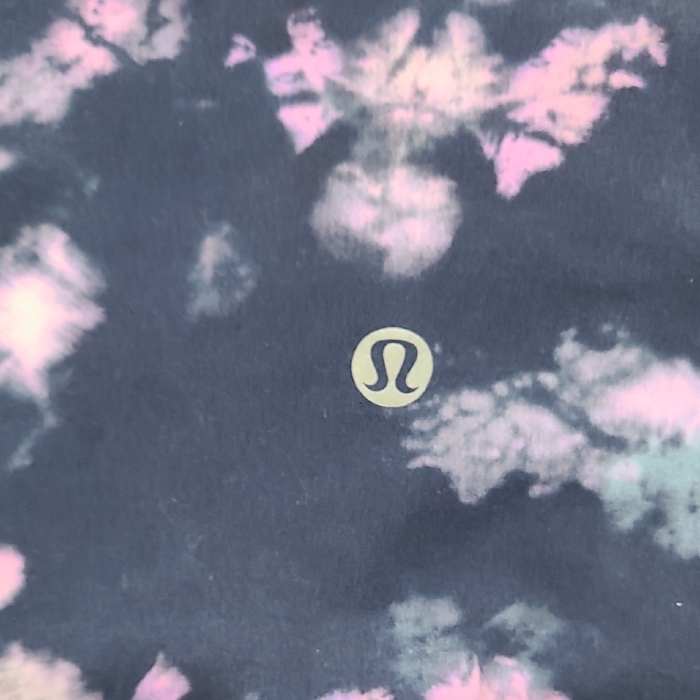 Lululemon Athletica Tie-Dye Leggings in Blue and Pink - Picture 2 of 8